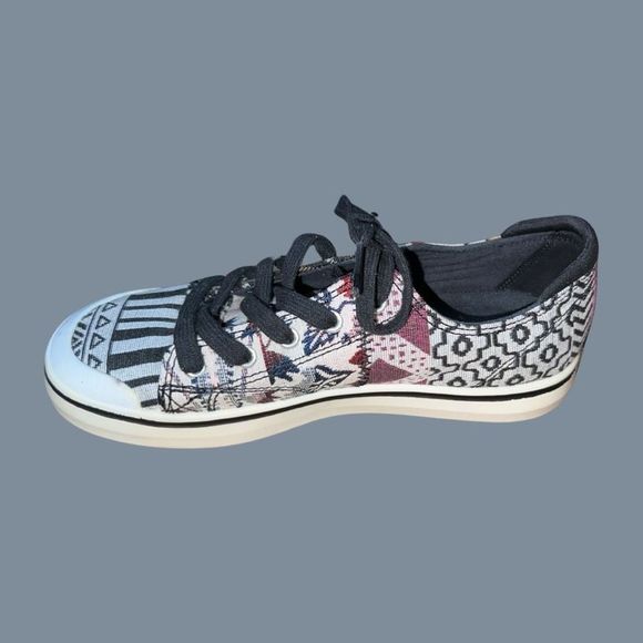 KEEN Women's Elsa Iv Aztex Pattern Sneaker Size 7.5 - Picture 6 of 6